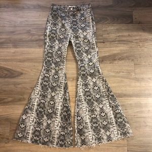 Free People Just Float On Women's Size 28 Snakeskin High Rise Bell Bottom Jeans